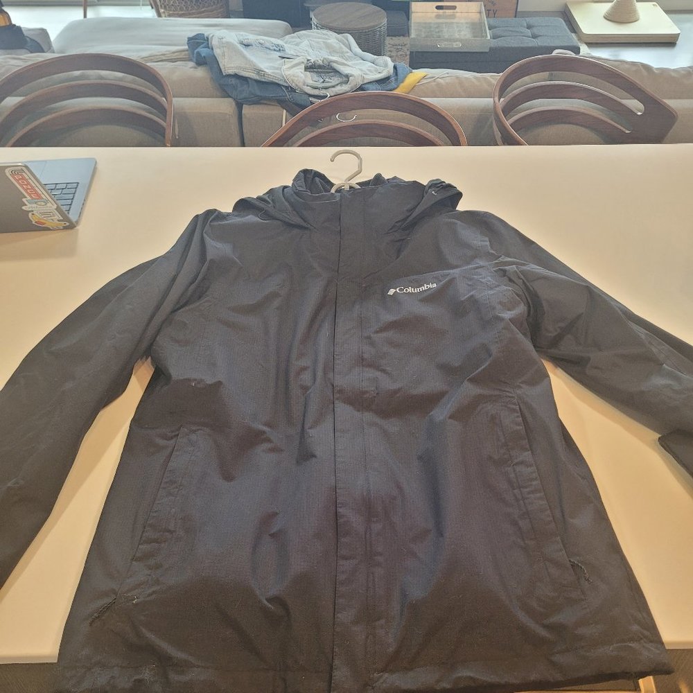 Columbia Jacket w/ removable insolation